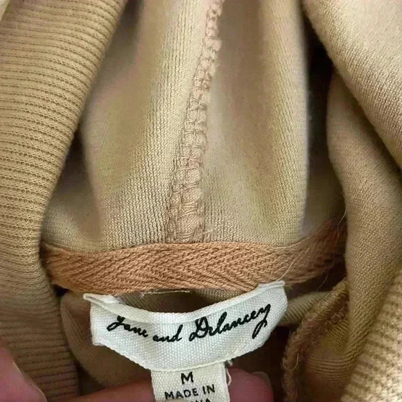 Jane and Delancey Tan Velvet Rouged Shoulder Long Sleeve Hoodie Size M - Picture 10 of 12